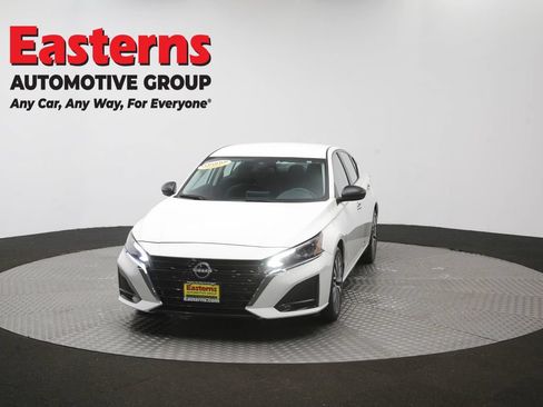 Used 2025 Nissan Altima 2.5 SV FWD image 52