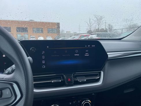 Used 2025 Chevrolet TrailBlazer LT image 21