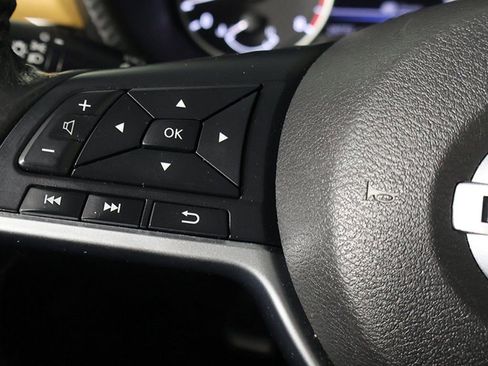 Used 2021 Nissan Sentra SV w/ SV Premium Package image 37