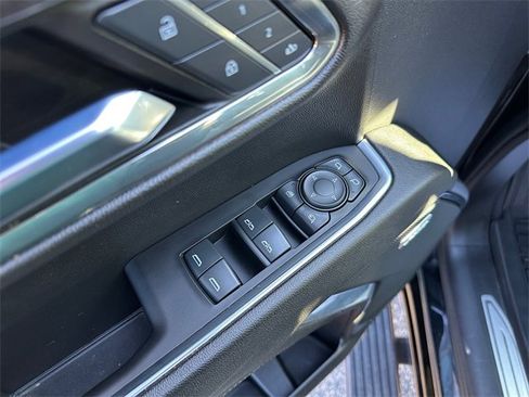 Used 2023 Chevrolet Silverado 1500 LTZ image 19