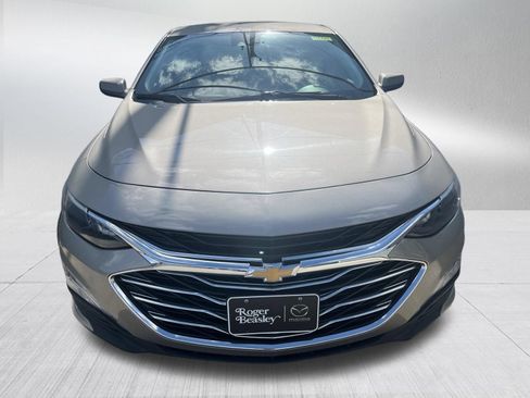 Used 2024 Chevrolet Malibu LT FWD image 2