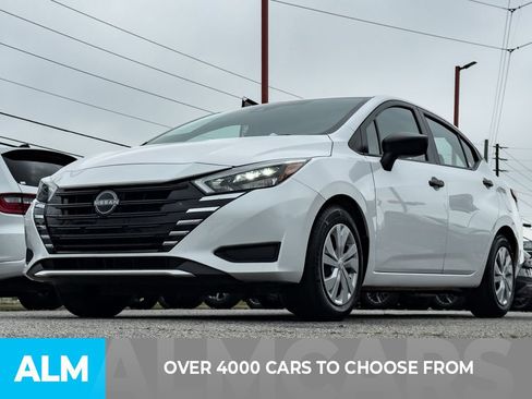 Used 2025 Nissan Versa S FWD image 2