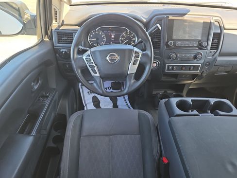 Used 2022 Nissan Titan S image 17