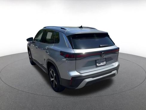 Used 2026 Volkswagen Tiguan SE AWD/4WD image 9