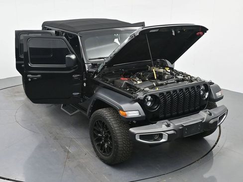Used 2023 Jeep Gladiator Sport image 32