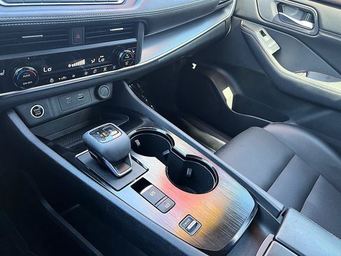 Certified 2023 Nissan Rogue SV w/ SV Premium B Package FWD image 27