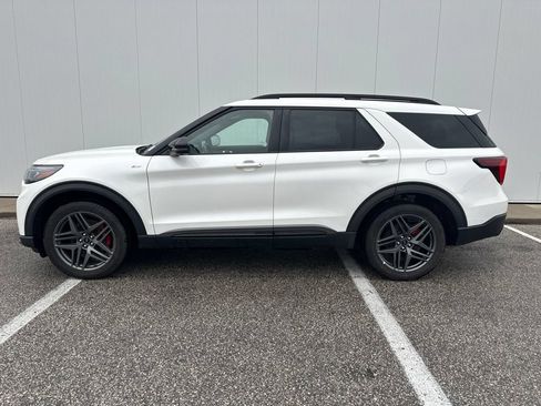Certified 2025 Ford Explorer ST-Line w/ ST-Line Street Pack AWD/4WD image 3