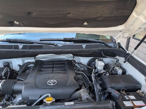 Used 2014 Toyota Tundra Limited w/ Limited Premium Package AWD/4WD image 25
