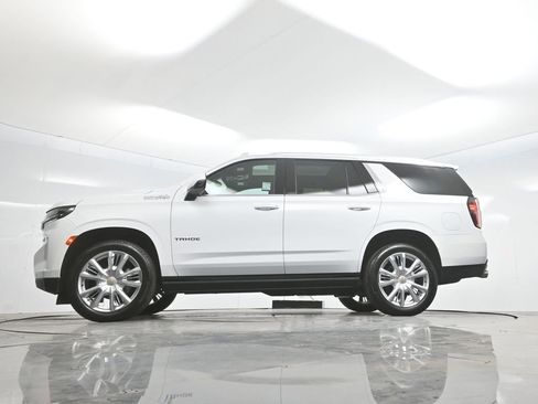 Used 2022 Chevrolet Tahoe High Country w/ Premium Package 2 AWD/4WD image 7