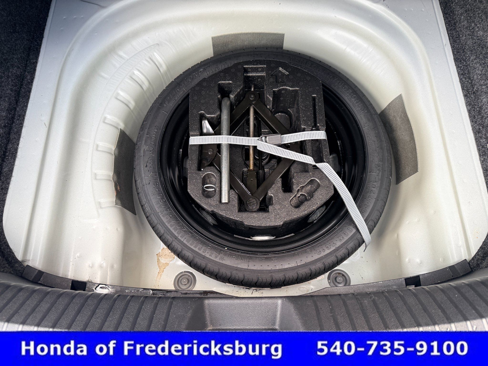 Used 2025 Volkswagen Jetta SE FWD image 21