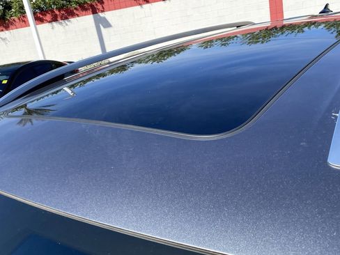 Used 2025 Volkswagen Atlas SEL image 6