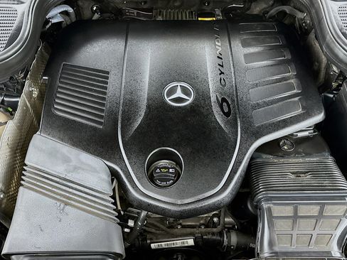 Used 2022 Mercedes-Benz GLS 450 4MATIC w/ AMG Line Exterior image 34