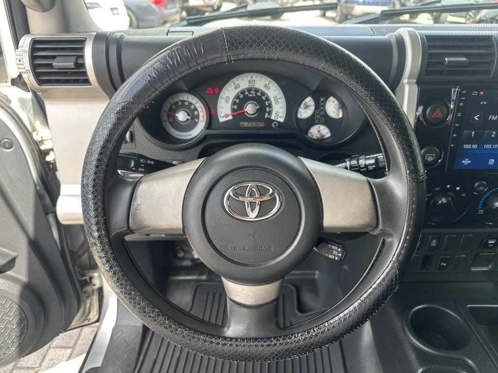 Used 2007 Toyota FJ Cruiser 2WD w/ Convenience Pkg image 12