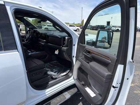 New 2026 Chevrolet Silverado 3500 High Country w/ High Country Premium Package AWD/4WD image 29