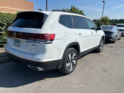 Used 2024 Volkswagen Atlas SE AWD/4WD image 3