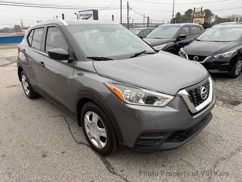 Used 2019 Nissan Kicks S image 3