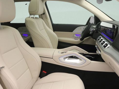 New 2026 Mercedes-Benz GLS 450 4MATIC image 7