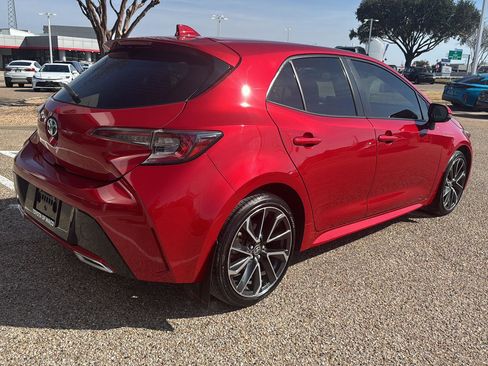 Used 2021 Toyota Corolla XSE image 3
