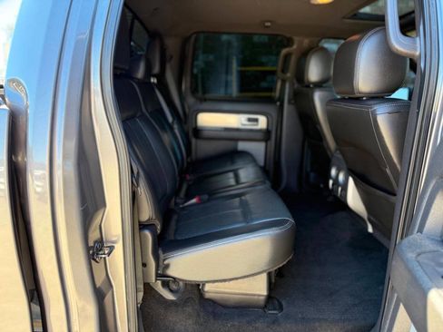 Used 2014 Ford F150 Lariat w/ Lariat Chrome Package image 19