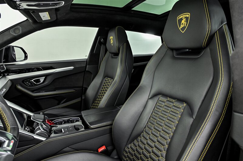 Used 2019 Lamborghini Urus AWD/4WD image 35