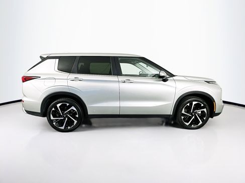 Used 2024 Mitsubishi Outlander SE image 10