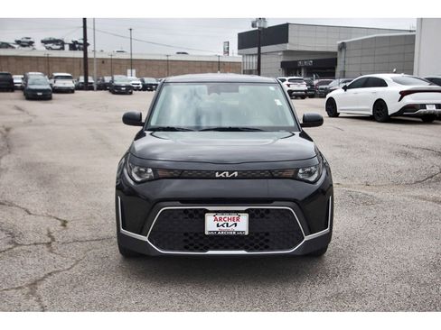 Used 2023 Kia Soul LX w/ LX Technology Package image 2