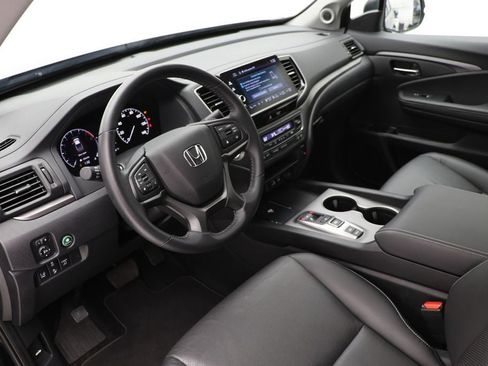 Used 2025 Honda Ridgeline RTL image 17