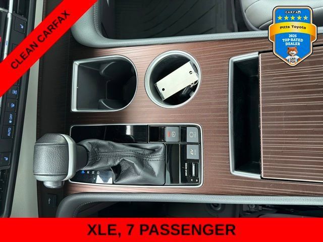 Used 2021 Toyota Sienna XLE FWD image 24