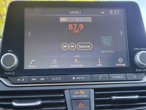 Certified 2025 Nissan Altima 2.5 SV FWD image 13
