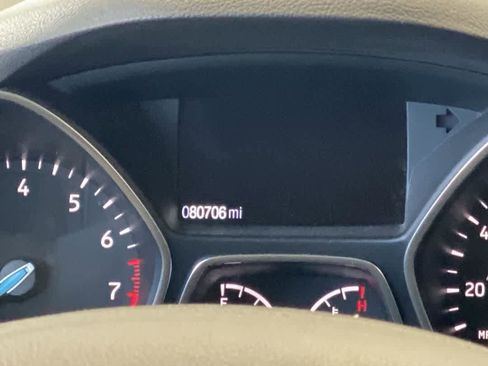 Used 2018 Ford Escape SE image 18