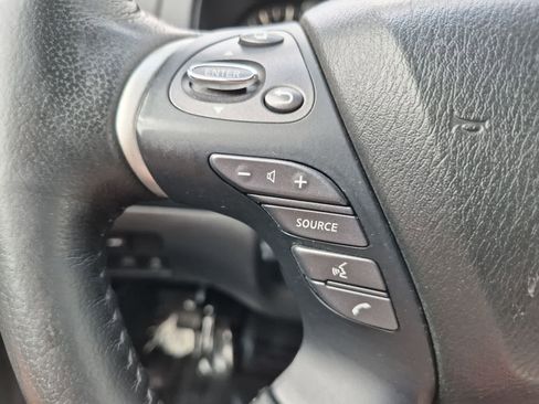 Used 2019 Nissan Pathfinder Platinum AWD/4WD image 24