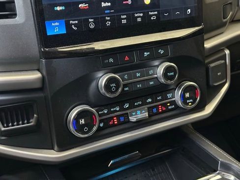Used 2024 Ford Expedition XLT AWD/4WD image 28