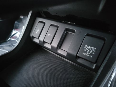 Used 2017 Honda HR-V LX image 31