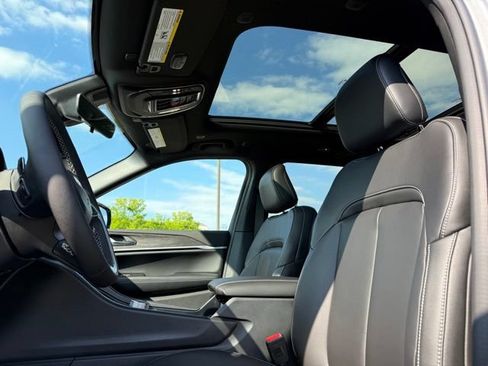 New 2026 Jeep Grand Cherokee Limited AWD/4WD image 24