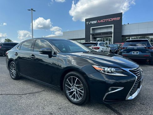 Used 2018 Lexus ES 350 w/ Luxury Package w/Wood Trim FWD image 2