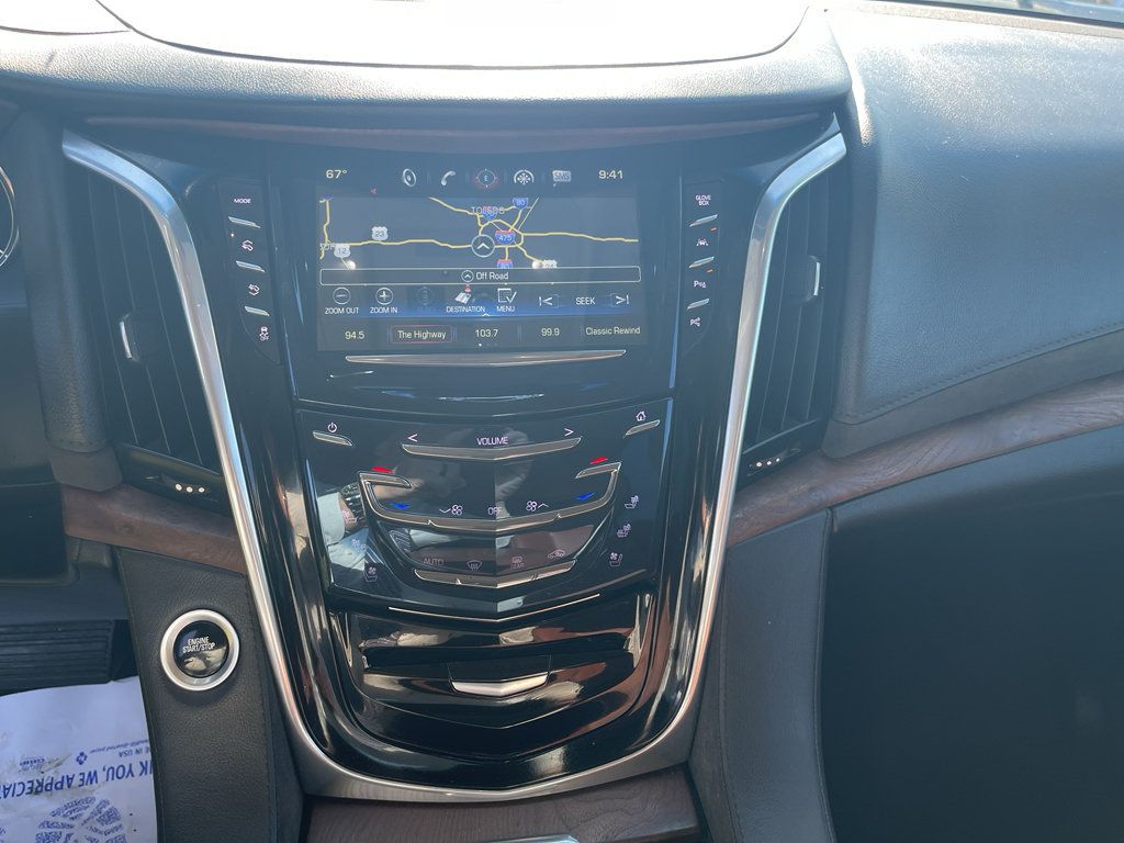 Used 2019 Cadillac Escalade Premium Luxury AWD/4WD image 27