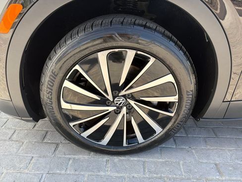 Certified 2024 Volkswagen ID.4 Pro AWD/4WD image 26