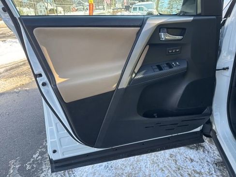 Used 2015 Toyota RAV4 Limited image 15