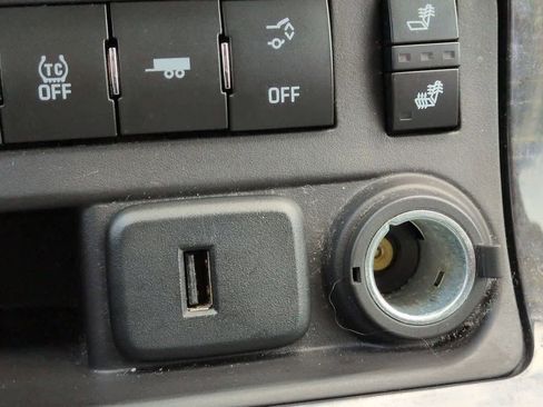 Used 2017 Buick Enclave Leather w/ Trailering Package image 33