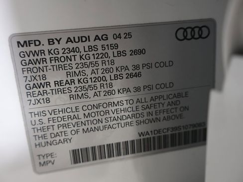 Used 2025 Audi Q3 2.0T Premium w/ Convenience Package image 3