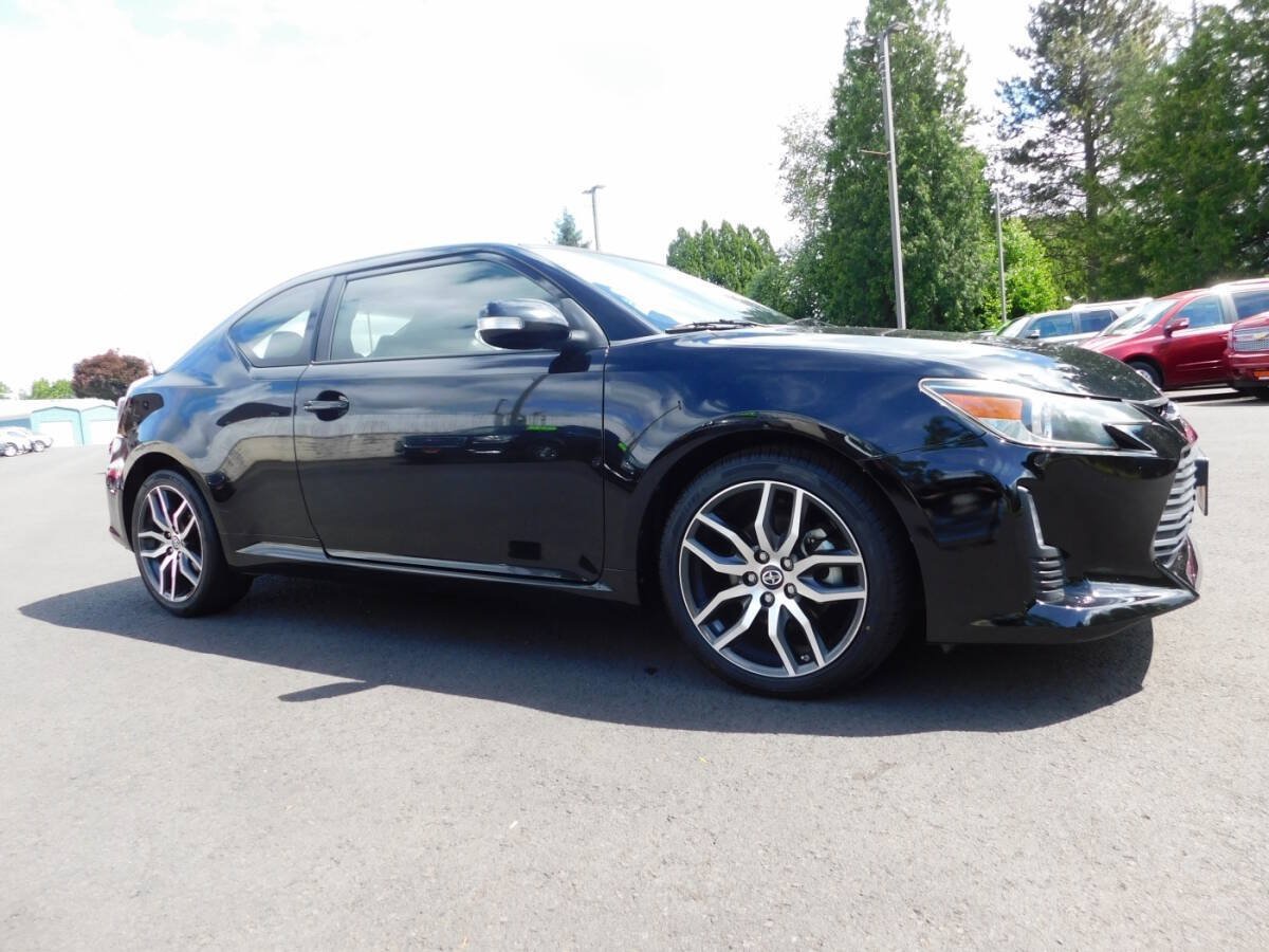 Used 2014 Scion tC FWD image 1