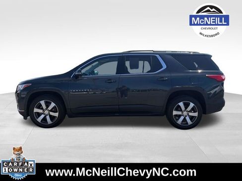 Used 2020 Chevrolet Traverse LT w/ LT Premium Package image 4