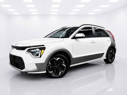 Used 2023 Kia Niro Wave w/ Wave Preserve Package
