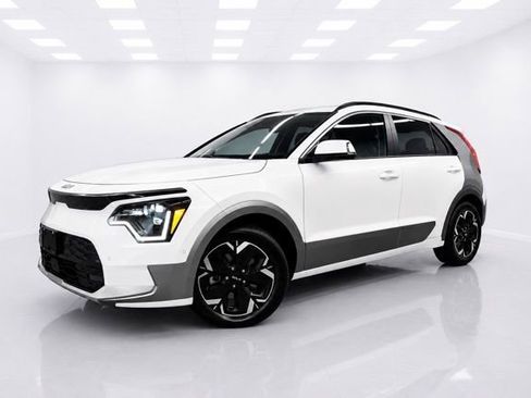 Used 2023 Kia Niro Wave w/ Wave Preserve Package FWD image 1