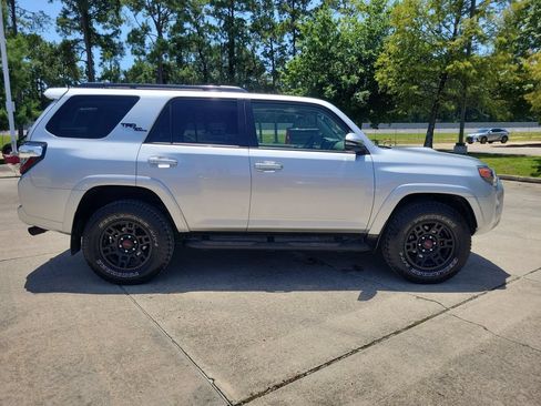 Used 2022 Toyota 4Runner TRD Off-Road Premium w/ Moonroof Package AWD/4WD image 9