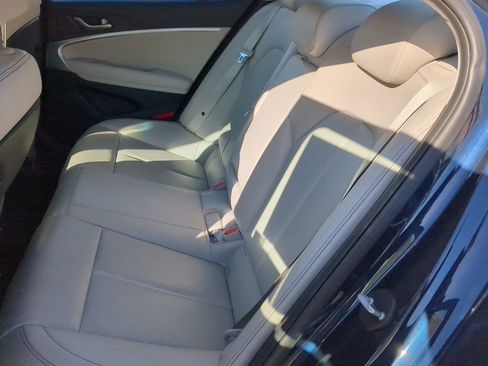 Used 2020 Genesis G70 2.0T image 45