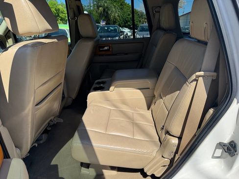 Used 2007 Lincoln Navigator Luxury 4dr SUV image 15
