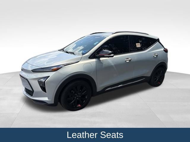Used 2023 Chevrolet Bolt EUV Premier w/ Sun & Sound Package FWD image 5