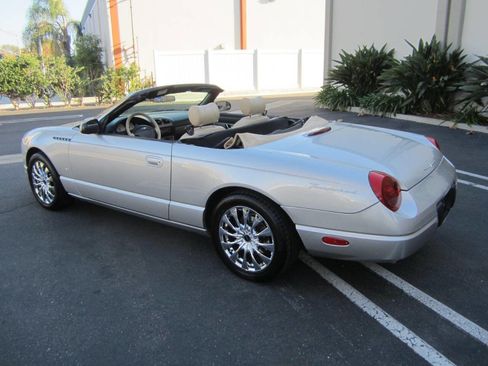 Used 2004 Ford Thunderbird Deluxe image 16