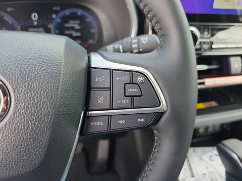 New 2026 Toyota Highlander Limited AWD/4WD image 14